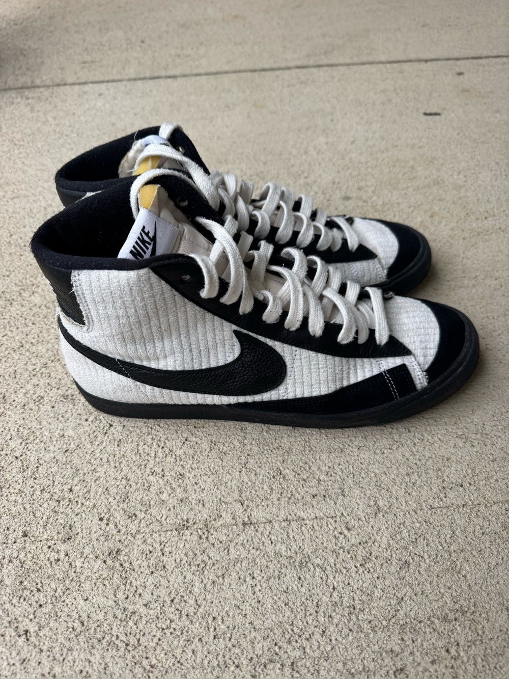 Nike men’s Blazer tennis shoes size 11